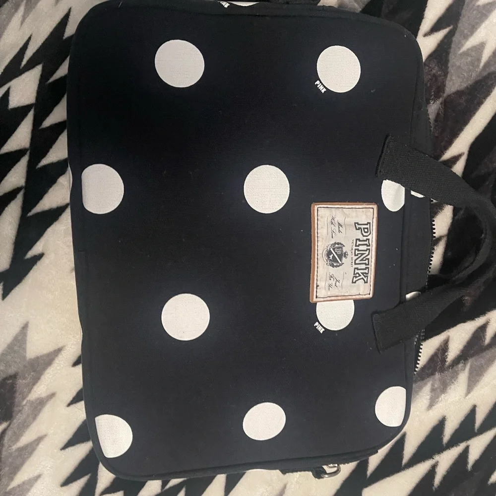 Pink laptop case holder